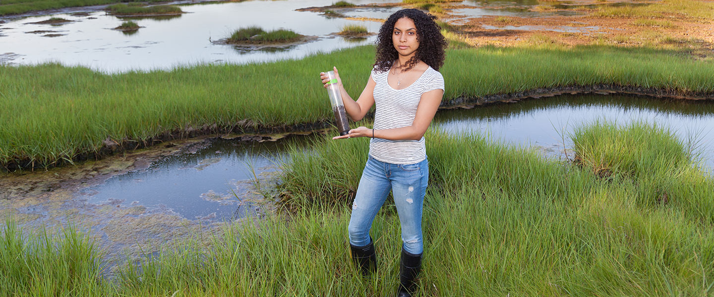 Isis Torres Nuñez ’20 doing research at Barn Island in Stonington, Connecticut.