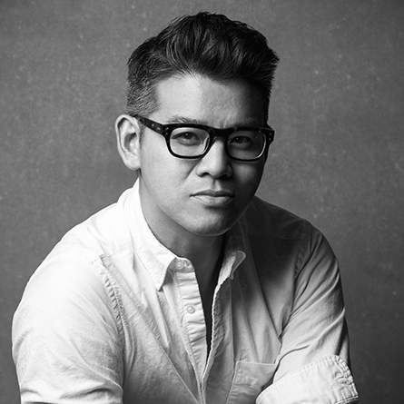 A portrait of fashion designer Peter Som ’93