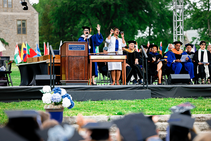 President Bergeron and Persephone Hall sing the Connecticut College Victory Song.