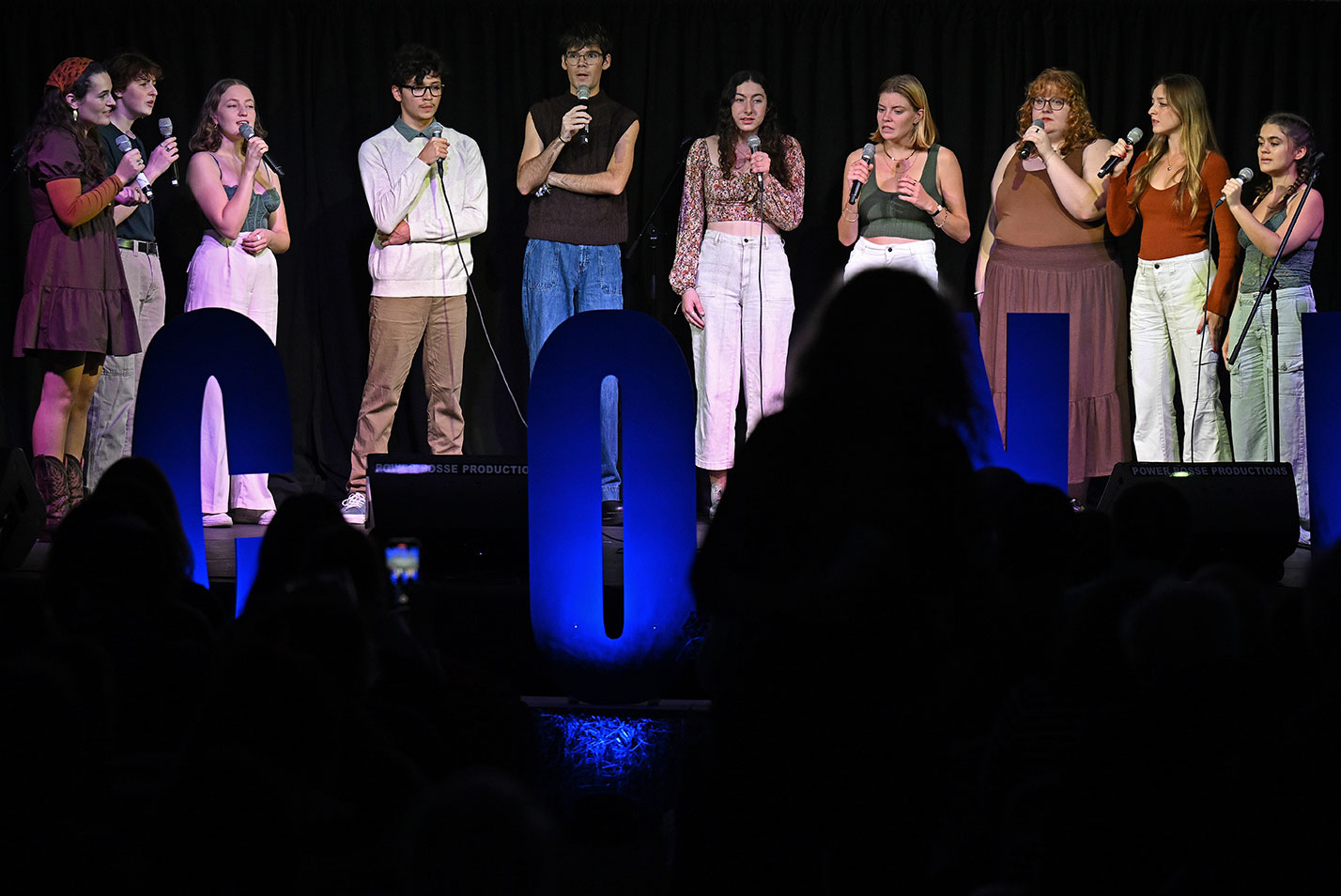 An a cappella group performs at Fall Weekend 2023