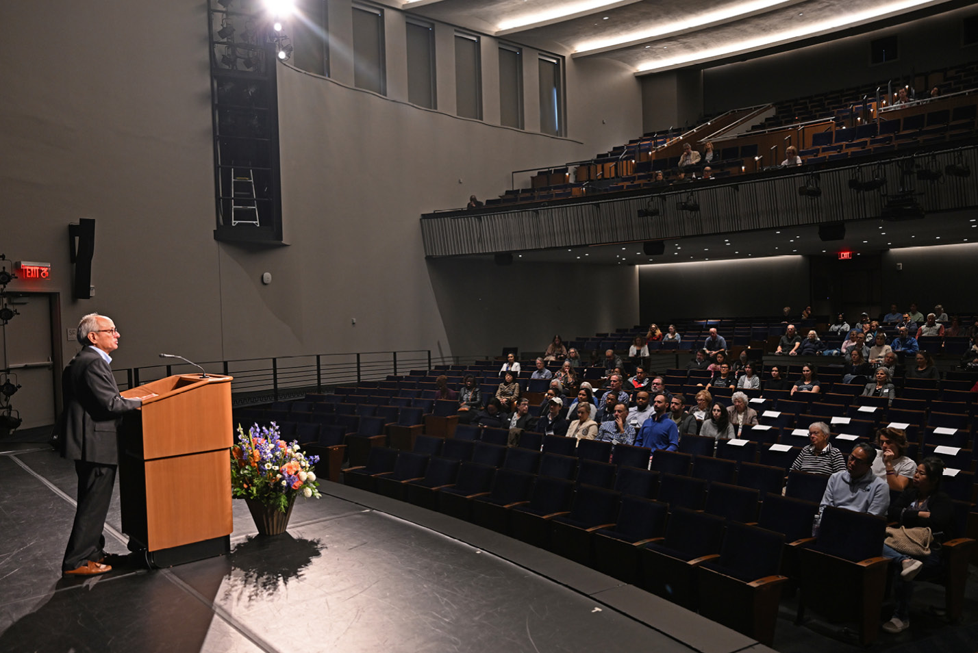 Interim President Wong addresses alumni and parents at Fall Weekend 2023.